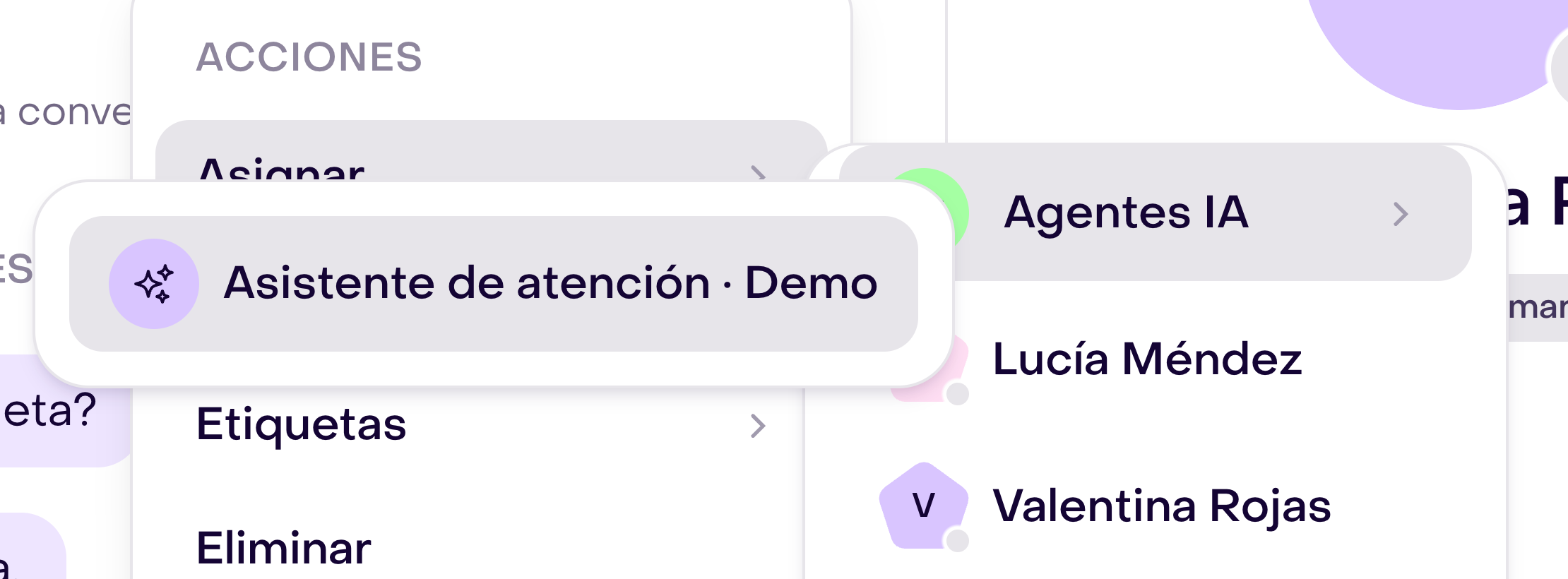 Menú Asignar de una conversación ficticia con el grupo Agentes IA y su lista de agentes abiertos.